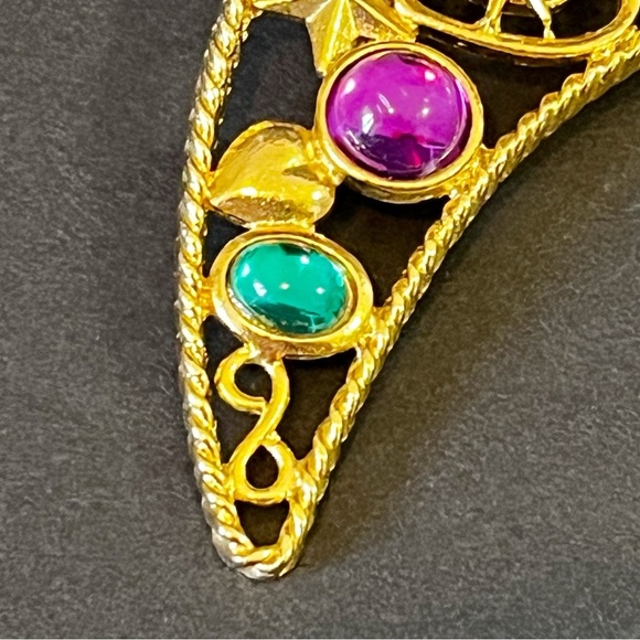 Celestial Crescent Moon Brooch Gold Tone Hearts Stars Whimsigoth Moody Charmed - Picture 4 of 16